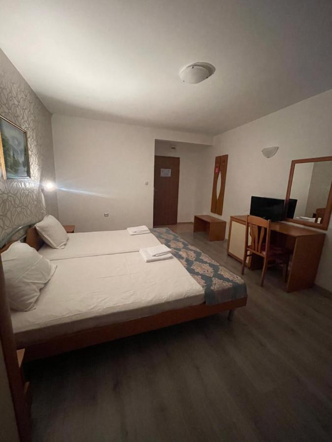 Family Hotel Aqua Ravda Kültér fotó