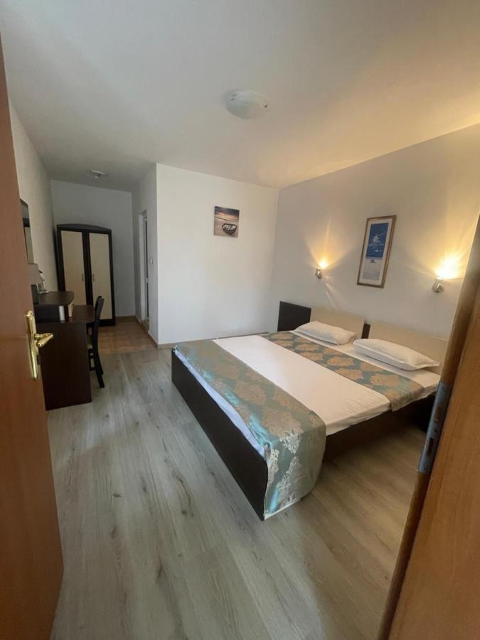Family Hotel Aqua Ravda Kültér fotó